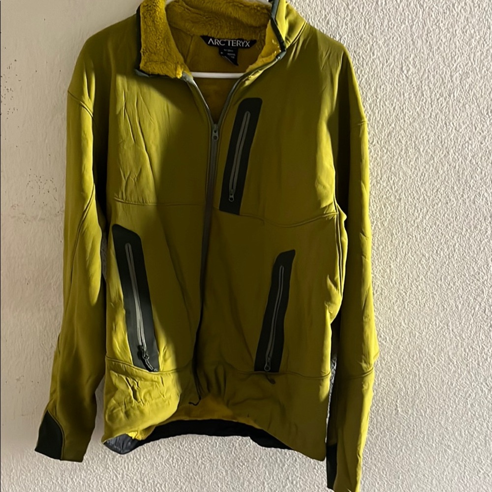 Arc'teryx Green Performance Jacket High Collar Athletic Fit